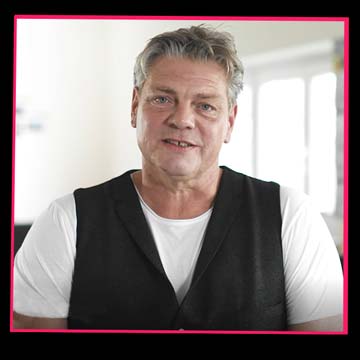 Statement- oder Teamvideo: Porträtsituation eines Architekten, der seine Perspektiven und Ideen erläutert